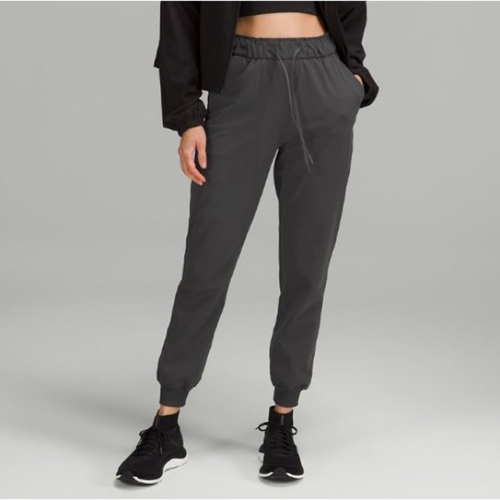 Stretch High-Rise Jogger
